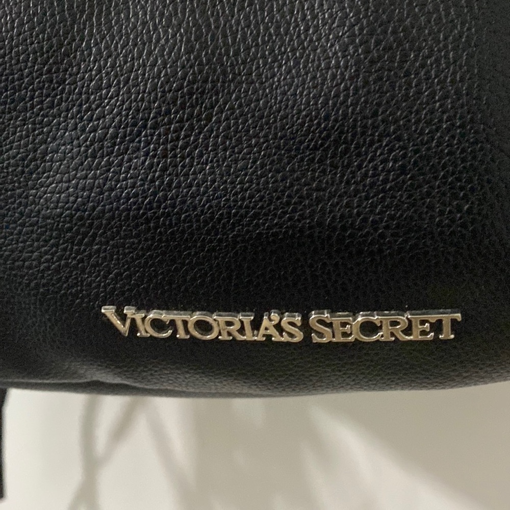 NWOT Victoria’s Secret Limited Edition Fringe Backpack/ Purse - Picture 7 of 10